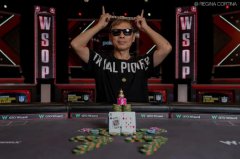 中国选手罗曦湘在2024年WSOP斩获第二条金手链！