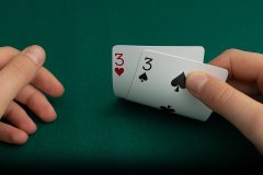 德扑常规桌拿到口袋33怎么玩？一篇文章讲清楚
