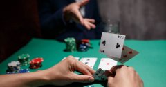 注意德州游戏中这些心理概念的影响，你就能赢更多