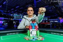 中国选手陈东半小时速通单挑，拿下个人第二条WSOP金手链