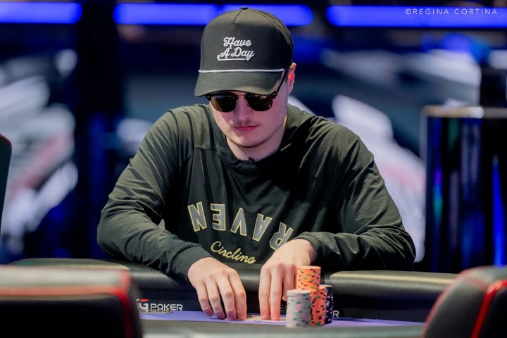 本世纪最强领先优势，22岁小将的WSOP主赛冠军稳了？