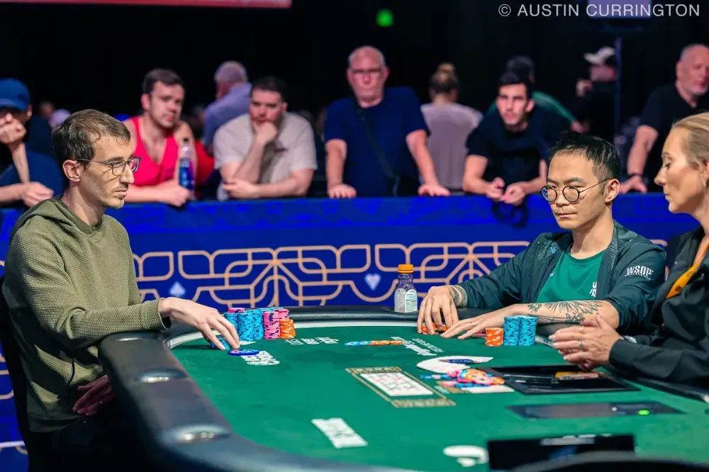 中国选手汪翼龙在2025年WSOP夺得个人首条金手链