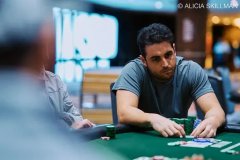 2025年WSOP主赛现惊天反转，两手牌从领跑到出局