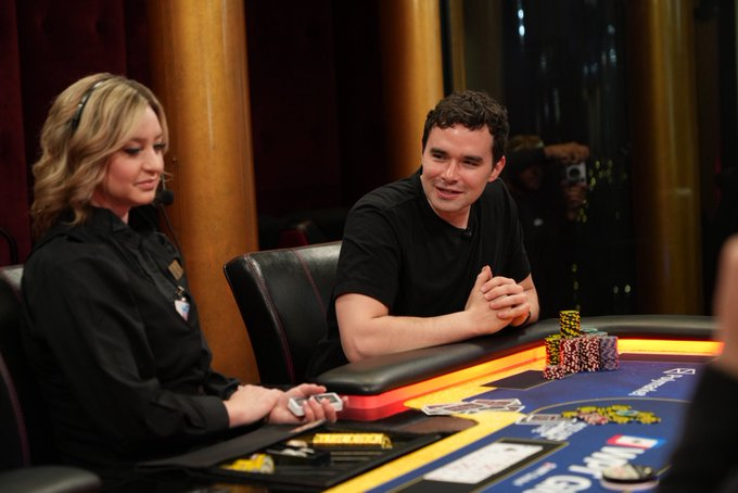 因“弃牌”手势争议,HCL 24小时扑克马拉松直播提前结束