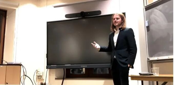 Charlie Carrel在剑桥大学的演讲：成功扑克玩家的12个标志